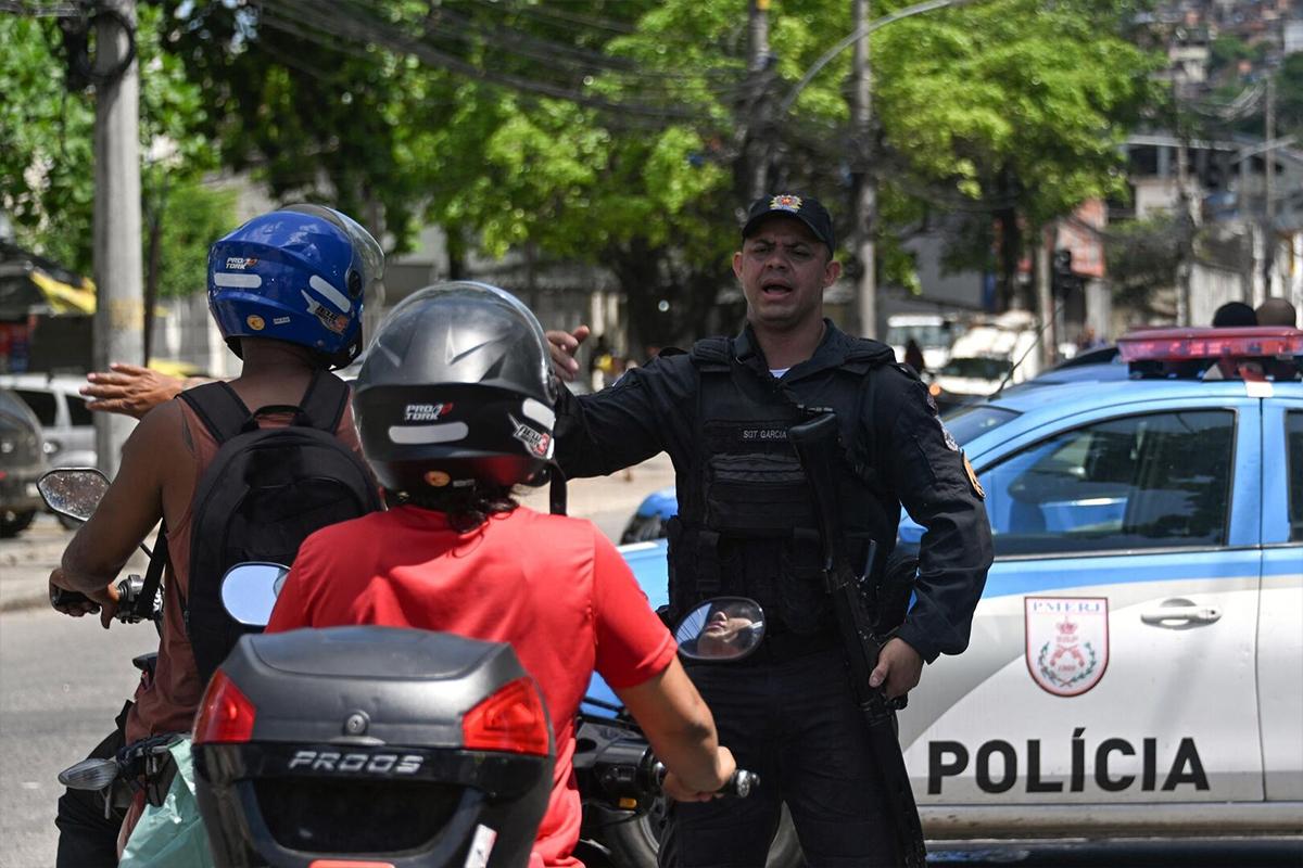 В Бразилии перевернулся автобус с пассажирами, есть погибшие