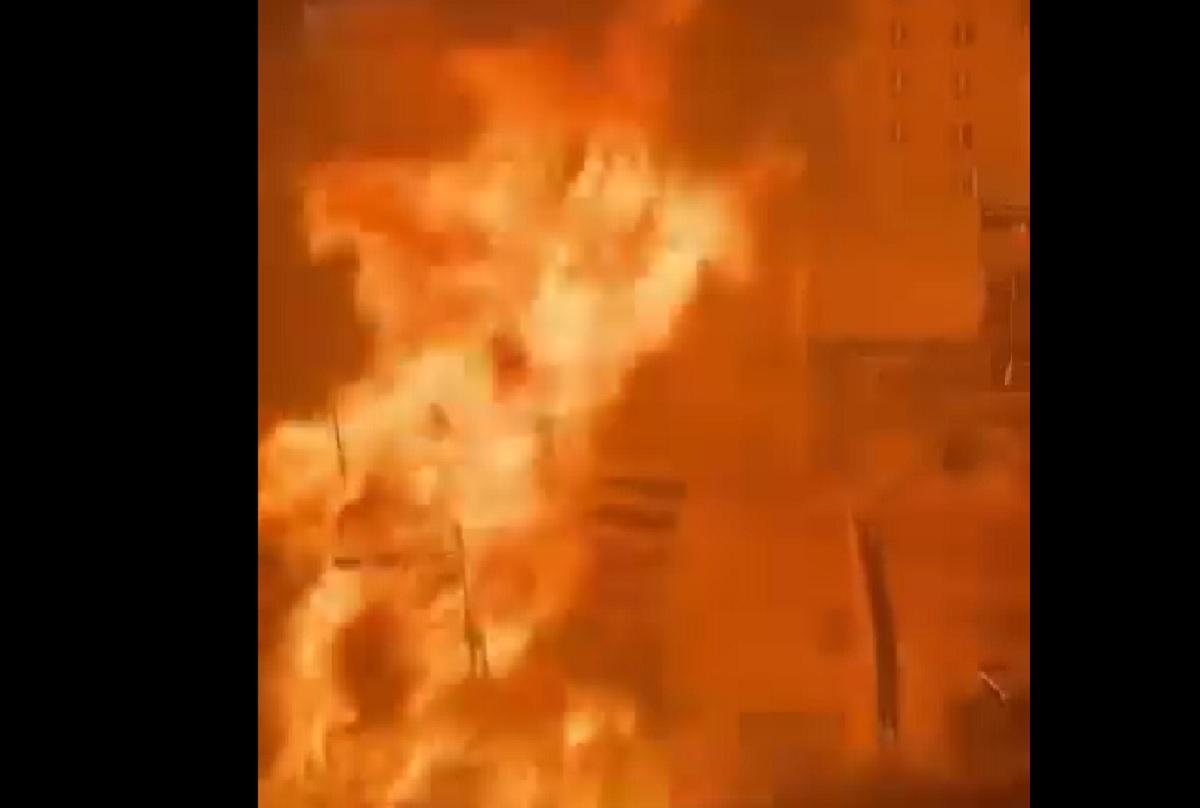 В столице Монголии сдетонировал грузовик с 60 тоннами газа, пожарным удалось локализовать пламя