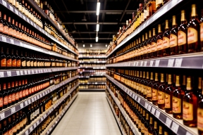 Воробьев: Алкогольные магазины влияют на мировоззрение детей