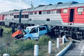 Пять человек погибли при столкновении маршрутки с поездом в Запорожской области