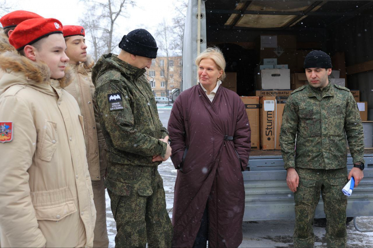 Вице-губернатор Подмосковья Мария Нагорная приняла участие в передаче бойцам Балтийского флота УАЗ-39094, генераторов, аккумуляторов и БПЛА
