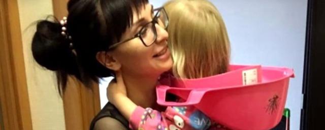 В Новосибирске ребенок застрял головой в сиденье для унитаза
