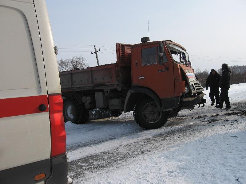 Во Владимирской области четыре человека пострадали в ДТП с КАМАЗом