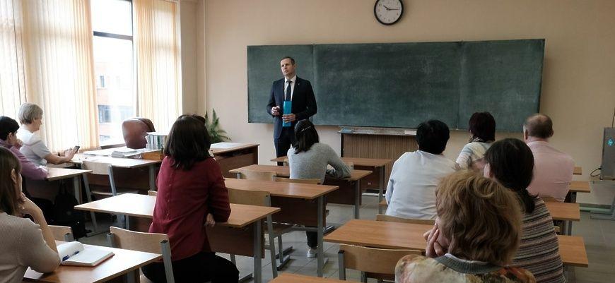 Глава Пущино Воробьев посетил гимназию с рабочим визитом