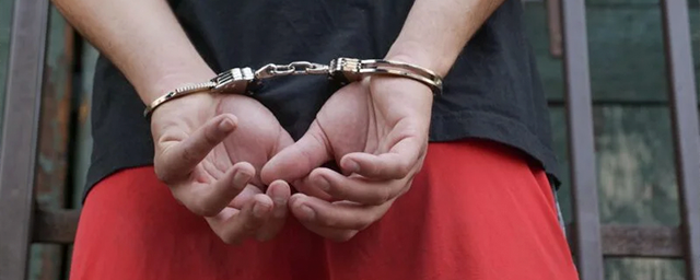 В Астрахани полицейские задержали 17-летнего подростка по подозрению в сбыте наркотиков