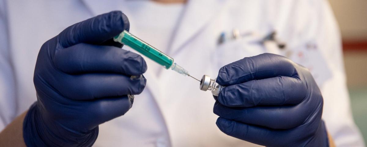 18-летняя жительница Камчатки скончалась после прививки от коронавируса