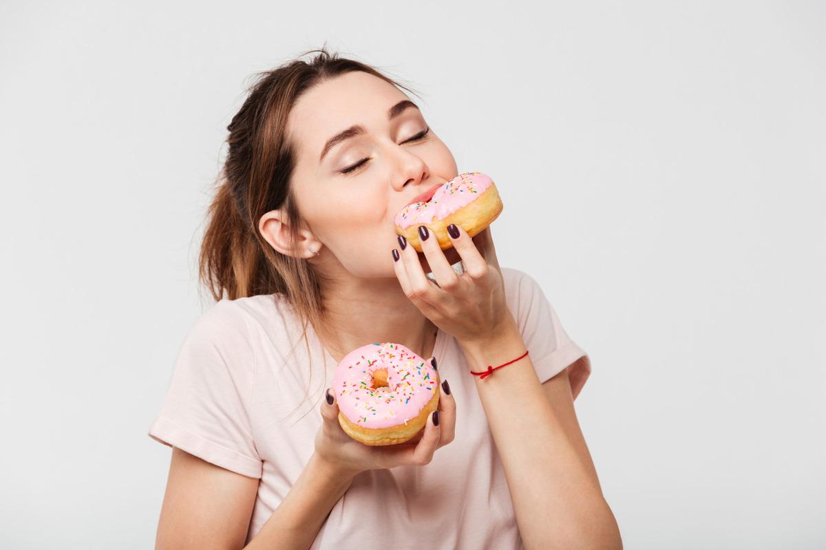 Эндокринолог рассказала, почему сладкое диете не помеха