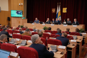 Спикер Заксобрания Роман Береснев о принятии трехлетнего бюджета в первом чтении: Мы выступили за дальнейшее развитие Кировской области