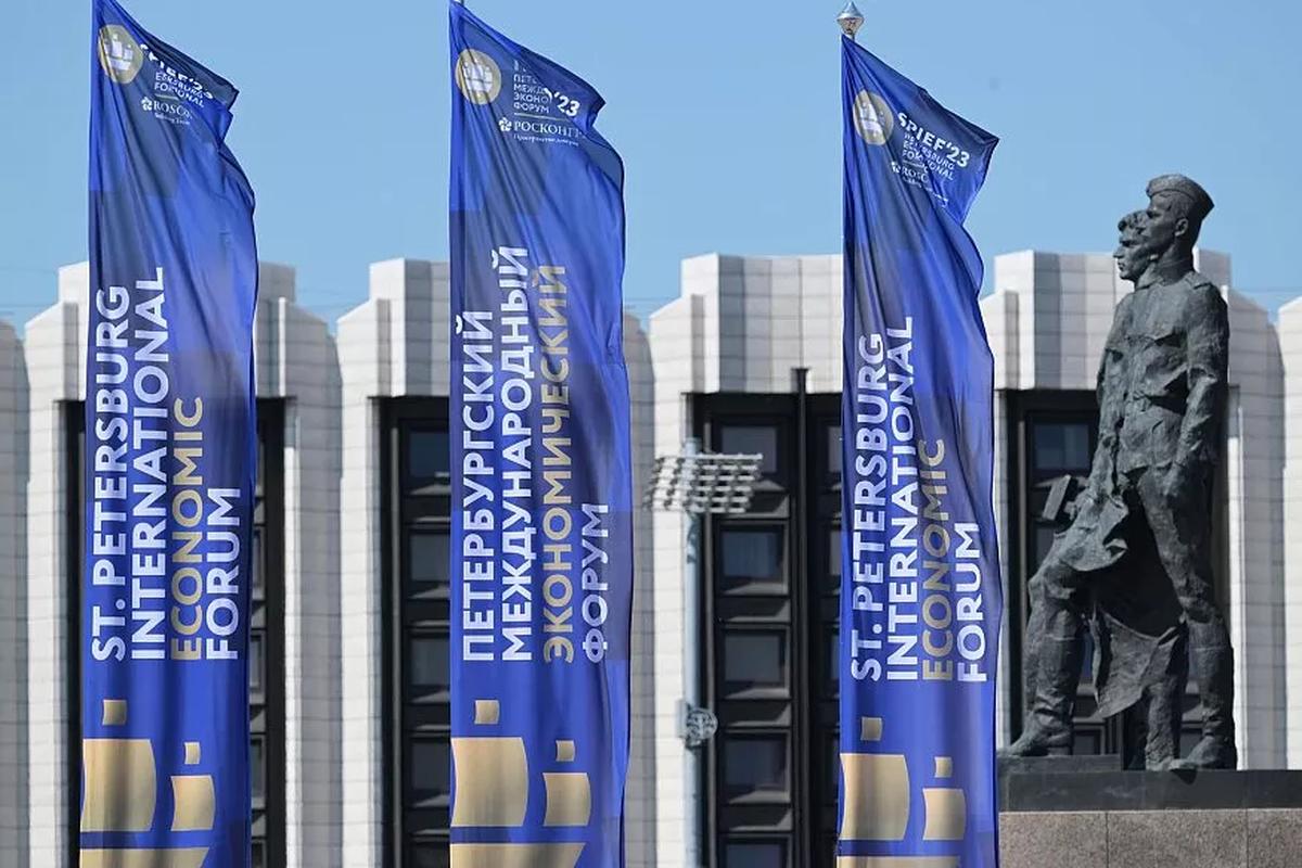 Давос в тени скандала: РФПИ предлагает «переезд» на ПМЭФ