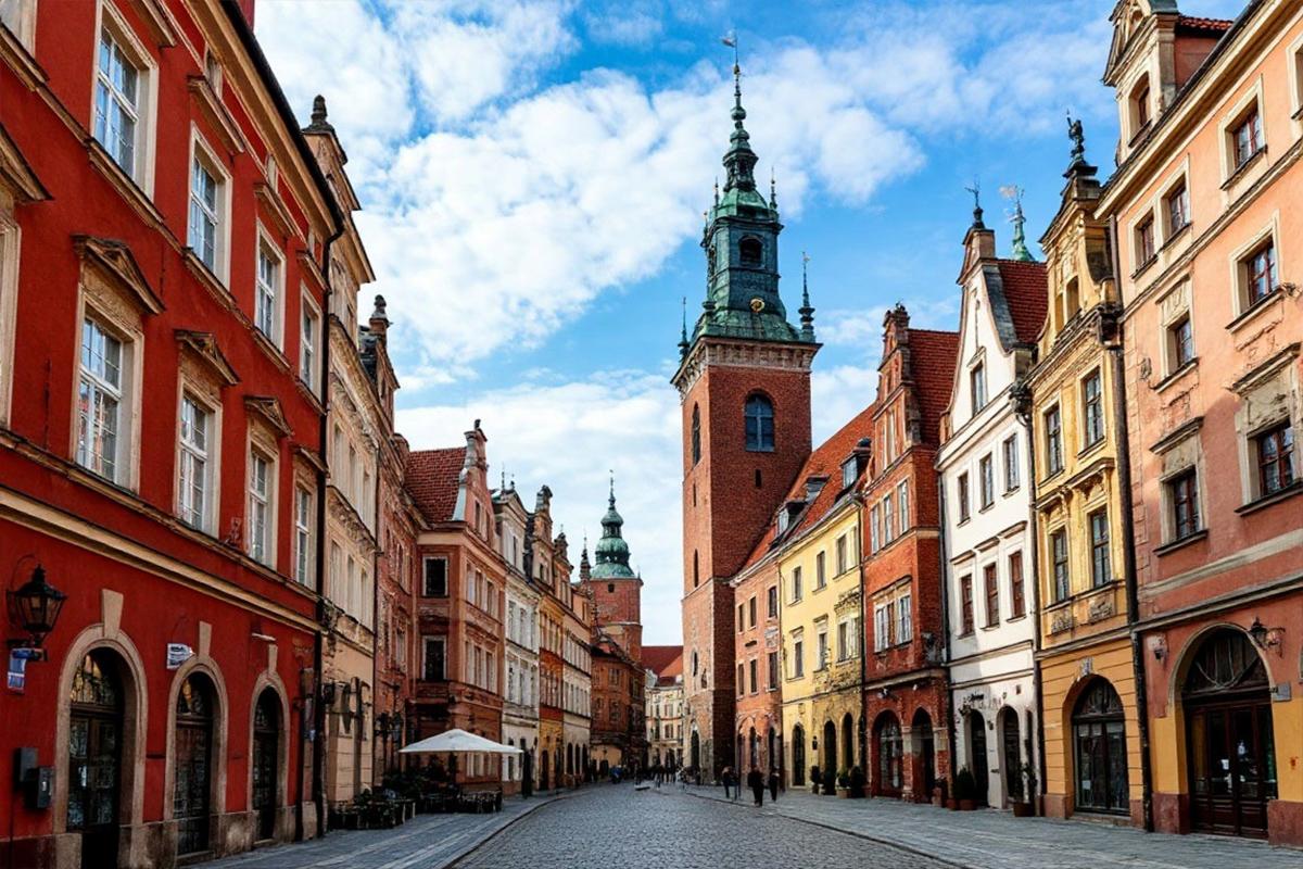 «Важнейший союзник» вне конкуренции: российский дипломат оценил место США в польской политике вопреки сомнениям общества