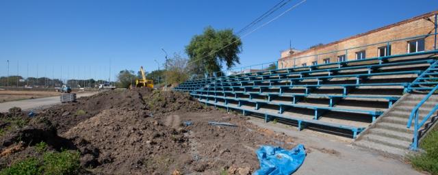 Во Владивостоке ремонтируют стадион «Строитель»