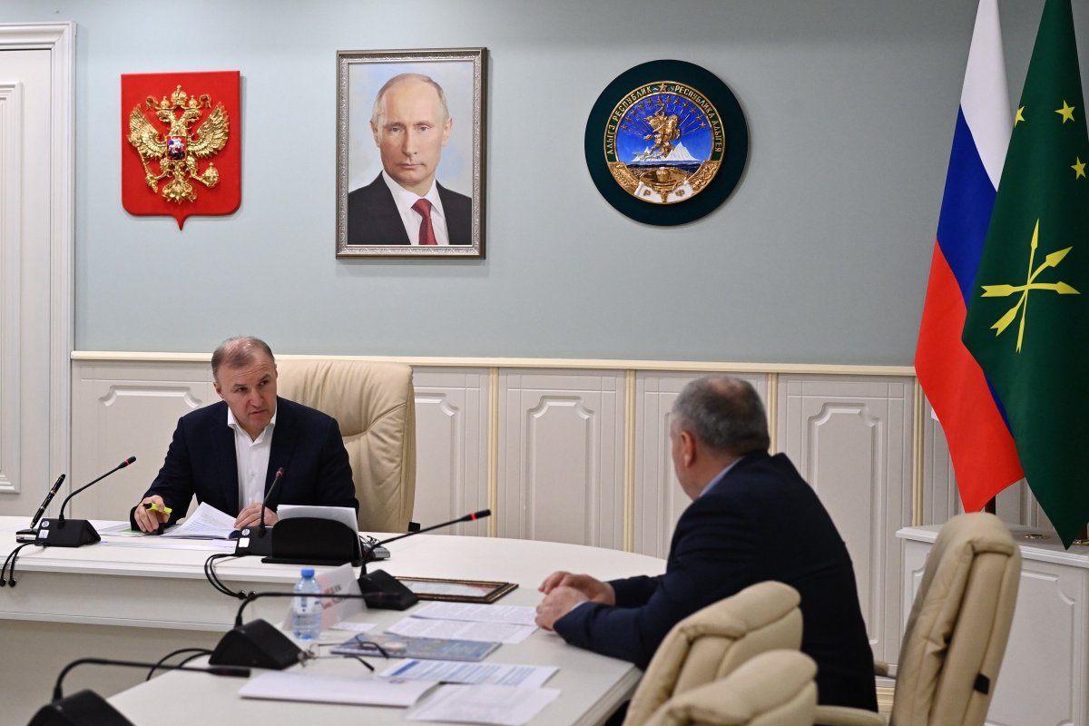 «Главное – удобство для граждан»: Глава Адыгеи Мурат Кумпилов обсудил с управляющим Отделением Соцфонда России по региону аспекты получения соцпомощи