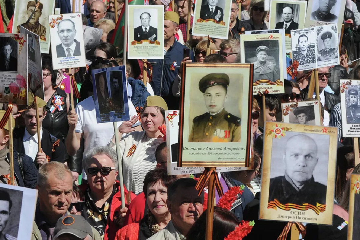 В ТЦ «Грани» в Новосибирске стартовала акция «Бессмертный полк»