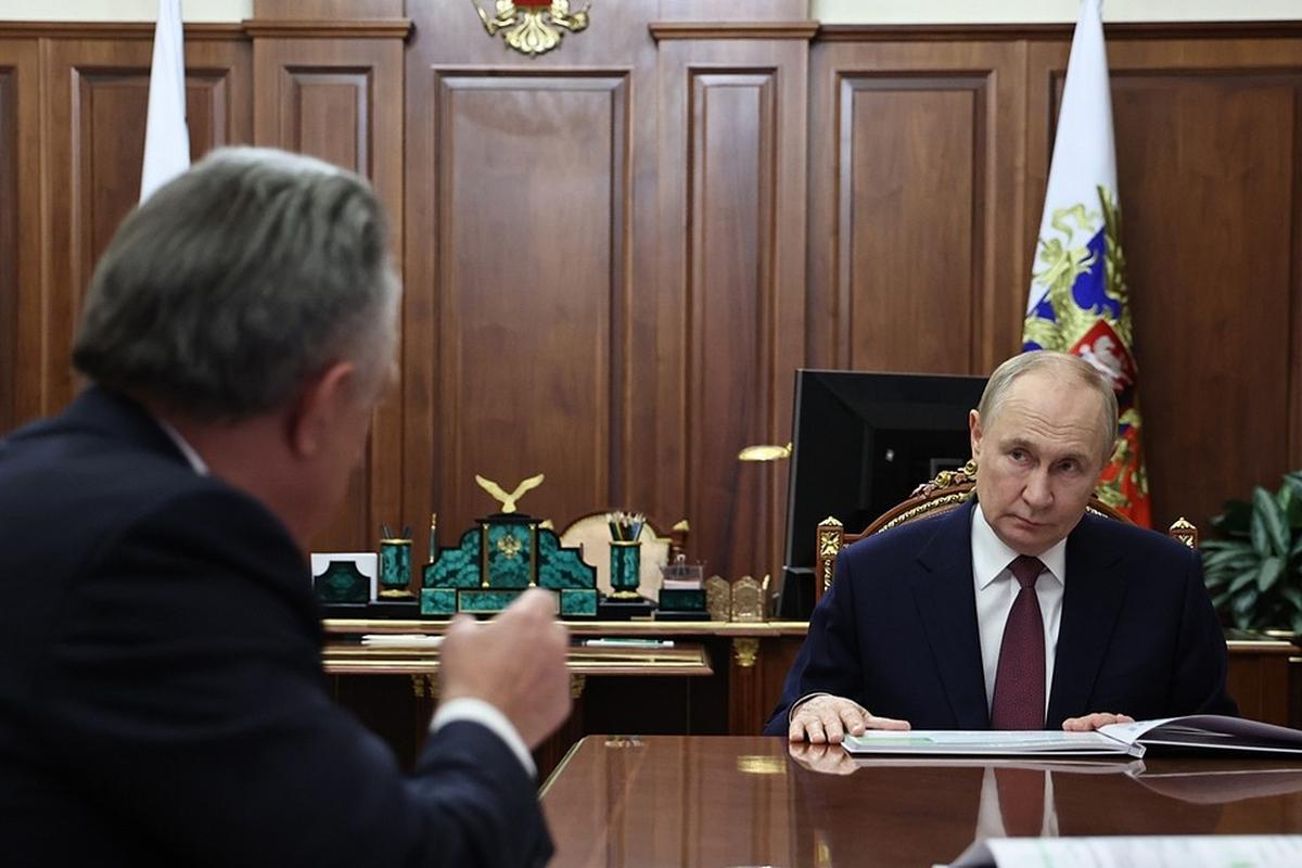 Путин и Мутко обсудили снижение объёмов ипотеки