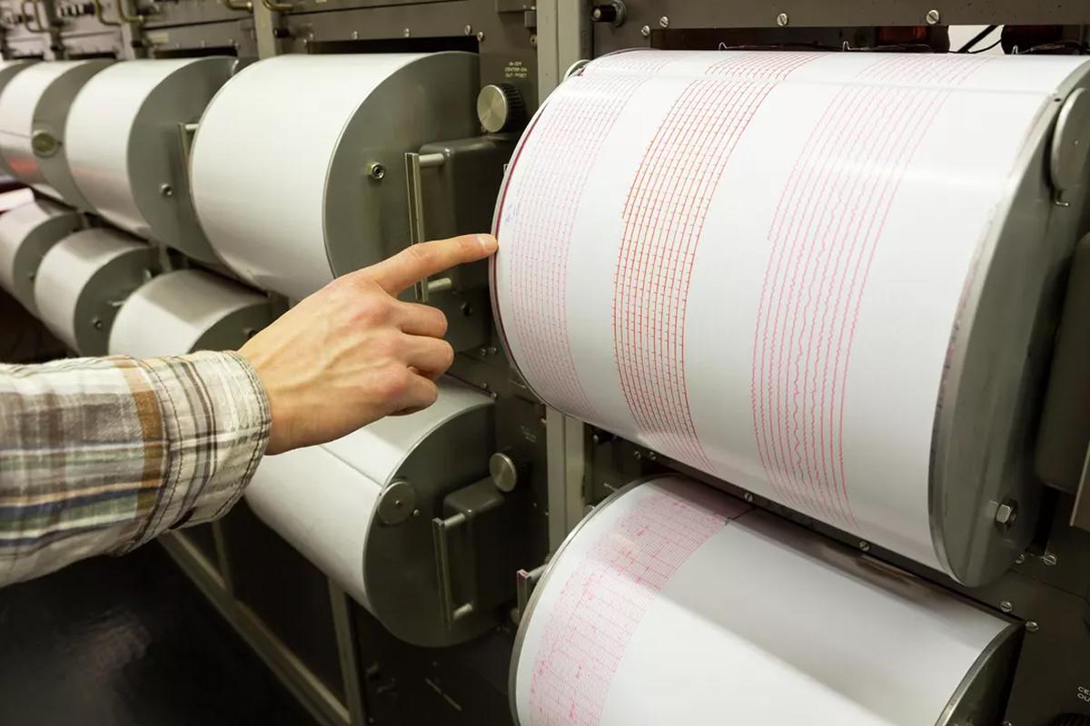 В Турции после мощного землетрясения зафиксировали 20 афтершоков и разрушения