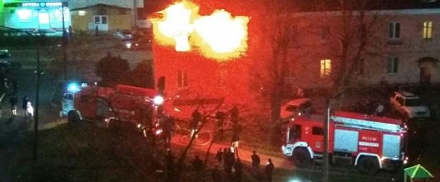 Три человека спасены из горящей квартиры в Отрадном