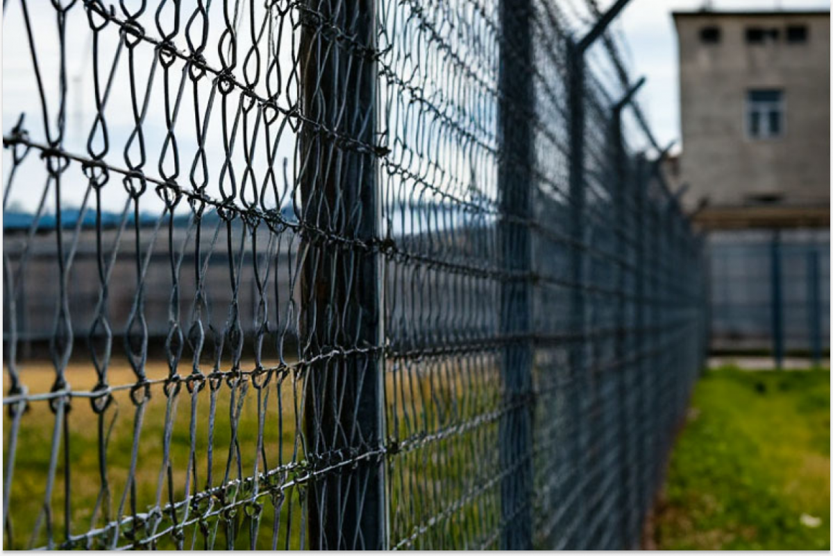 В Хабаровске начальник колонии обвиняется в злоупотреблении властью и коррупции