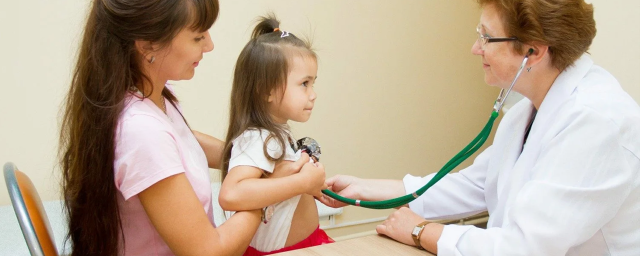 Красногорские врачи отправились в ЛНР для профилактического осмотра детей