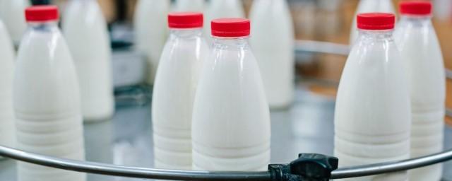 Россия передумала запрещать ввоз молочной продукции из Белоруссии