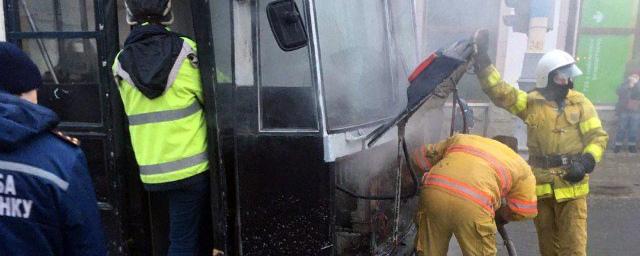 Вчера в Нальчике воспламенился троллейбус с пассажирами