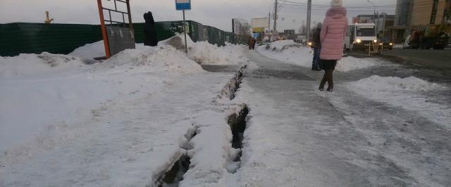 В Новосибирске перенесли остановку из-за разлома на Большевистской