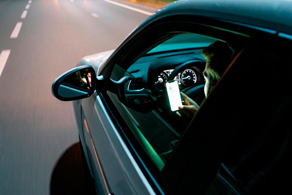 В январе в МО камеры выявили более 22 500 водителей, пользующихся телефоном за рулем