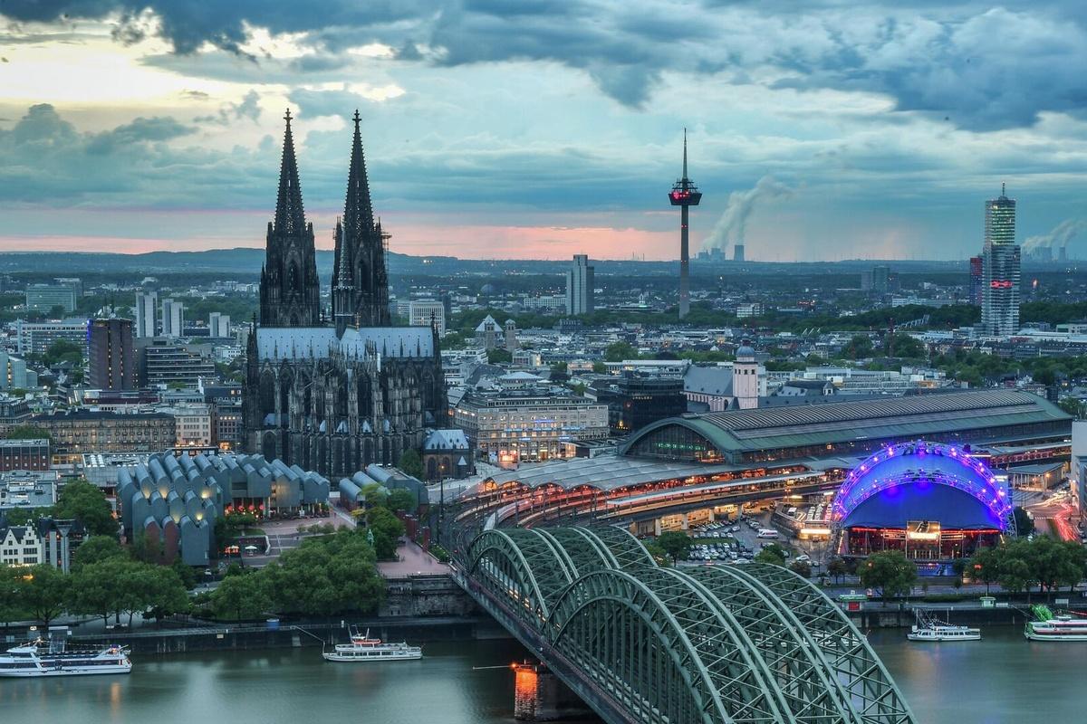 В Кельне объявлена эвакуация после обнаружения бомб времен Второй мировой войны