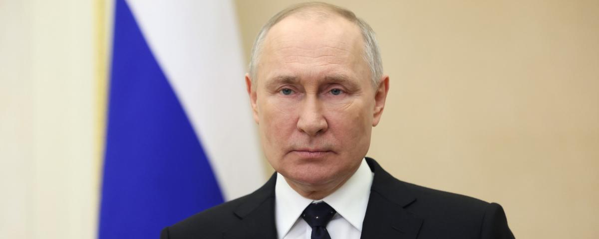 Путин поздравил россиян с Днем защитника Отечества — Видео