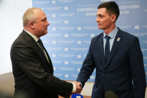 Спикер Заксобрания Роман Заварин поздравил с избранием на пост сенатора от парламента Вологодской области бывшего мэра Череповца Романа Маслова