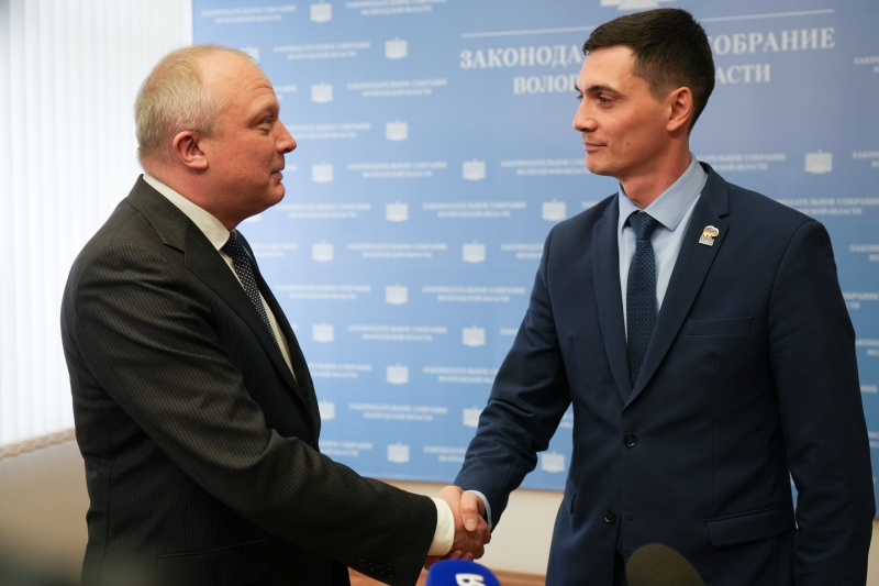 Спикер Заксобрания Роман Заварин поздравил с избранием на пост сенатора от парламента Вологодской области бывшего мэра Череповца Романа Маслова