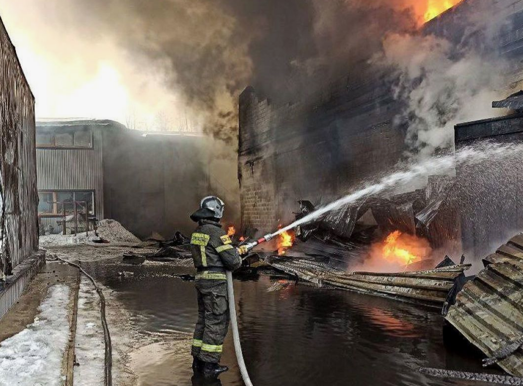 По факту пожара на складе в Раменском прокуратура начала проверку