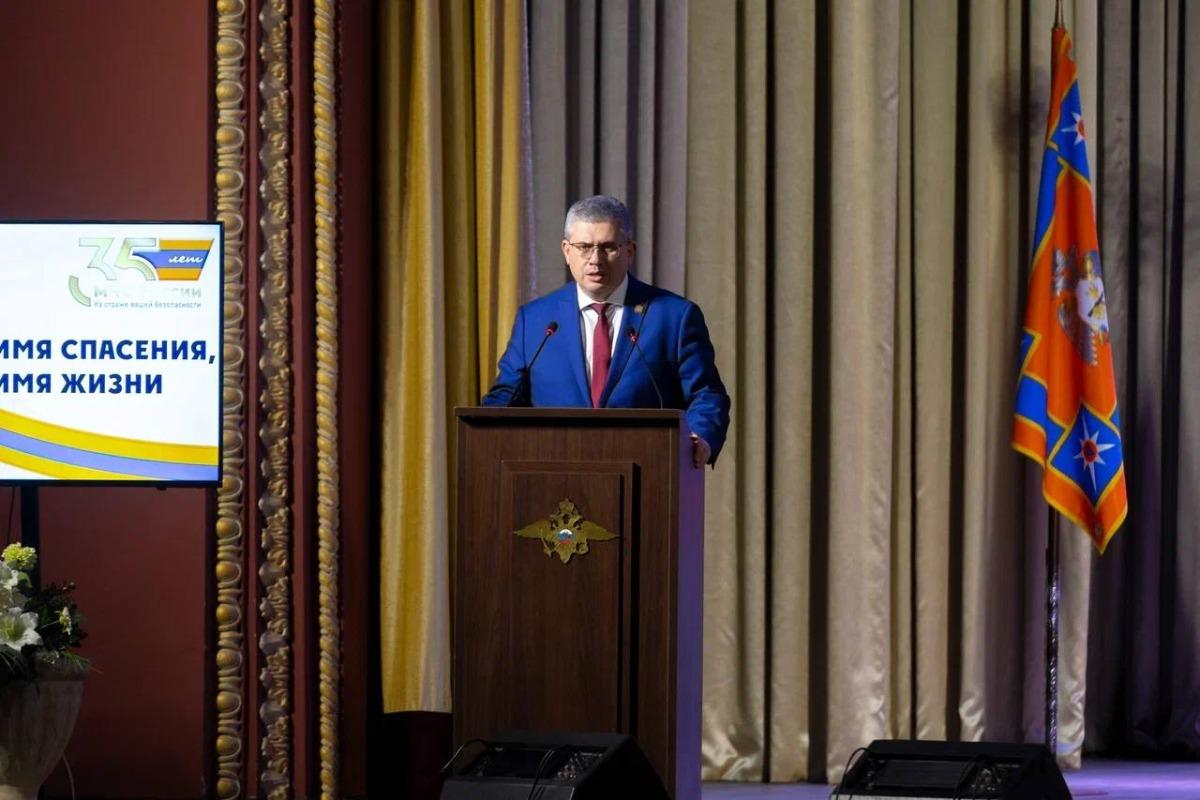 Александр Новиков: В этом году смоленские пожарные потушили более 2,5 тысяч пожаров и спасли сотни жителей