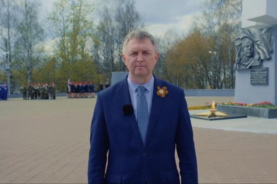 Спикер ЗС Кировской области Роман Береснев поздравил жителей с 9 Мая: Именно Победа сделала нас теми, кто мы сегодня есть