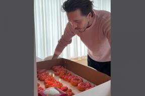 Никола Пельтц растрогала Бруклина Бекхэма до слез шикарным сюрпризом