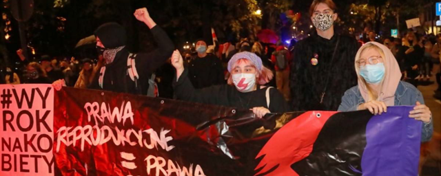 Польские власти недовольны формой протестов против запрета абортов