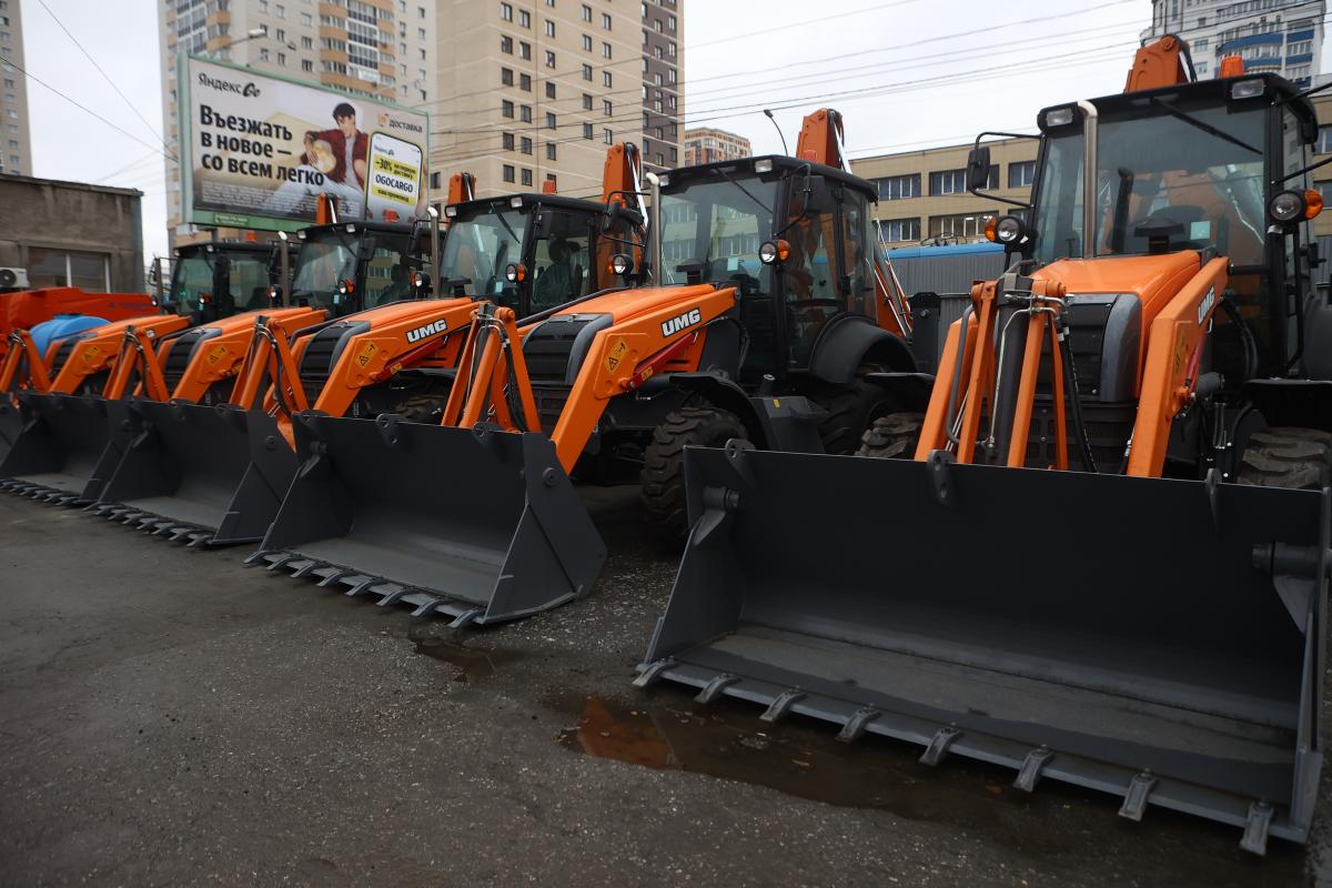 До конца года в Новосибирск поступит 112 единиц спецтехники