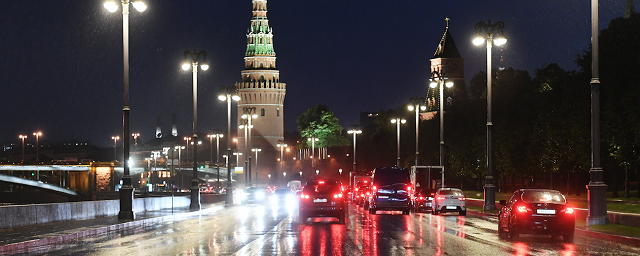 Москвичей предупредили о грозе с дождем и сильном ветре