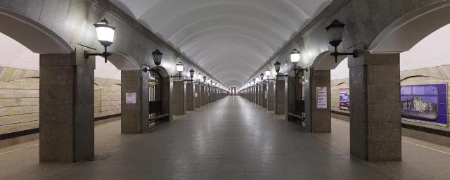 Наземные вестибюли двух станций метро Петербурга закроют на майские праздники