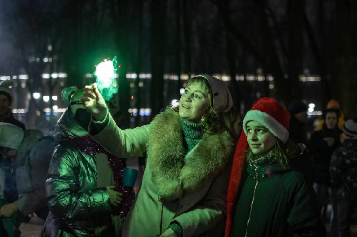 Мэр Александр Новиков призвал смолян отказаться от пиротехники на Новый год