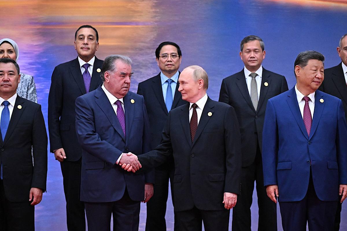 Путин пригласил делегации стран-членов ШОС принять участие в форумах РФ