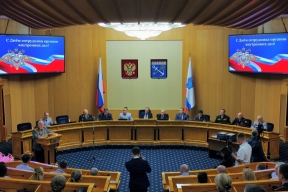 Спикер ЗС Ленинградской области Сергей Бебенин поздравил сотрудников полиции с профессиональным праздником