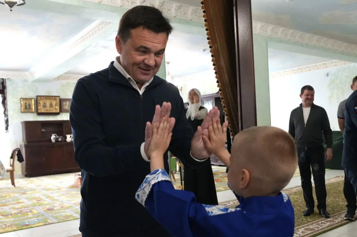 Губернатор Подмосковья Андрей Воробьёв поздравил насельниц Покровского монастыря и воспитанников приюта с Днём Казанской иконы Божией Матери