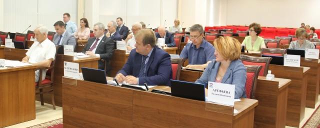 36 законов принято Законодательной Думой Хабаровского края за семь месяцев 2017 года