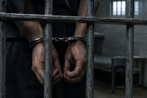Три побега и 19 кг наркотиков: россиянин семь лет скрывался от полиции Индии