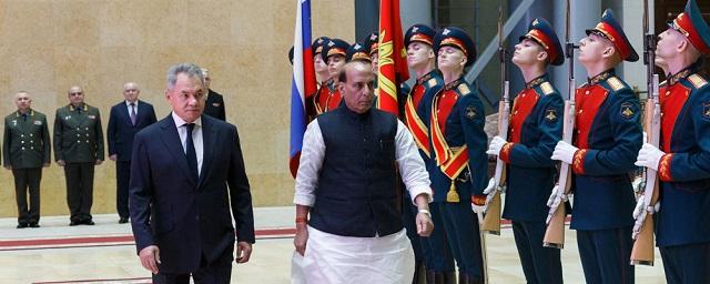 Россия подписала с Индией несколько соглашений о стрелковом оружии и военном сотрудничестве