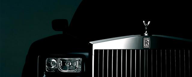 На юго-западе Москвы ночью сгорел автомобиль Rolls-Royce