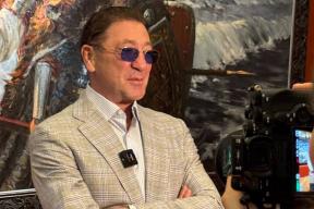 Григорий Лепс выставил на продажу особняк в Подмосковье