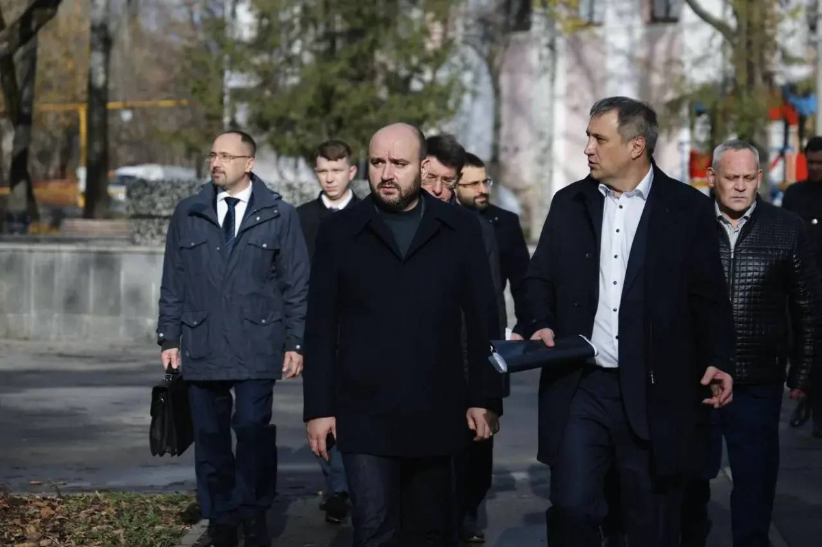 Мэр Иван Носков: Работы по благоустройству подъездных дорог к соцучреждениям Самары продолжатся в 2026 году