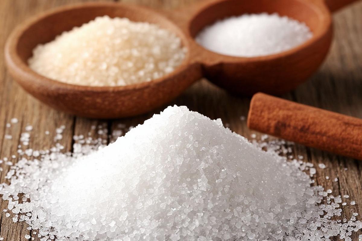 Цены на сахар в мире рухнули до четырехлетнего минимума