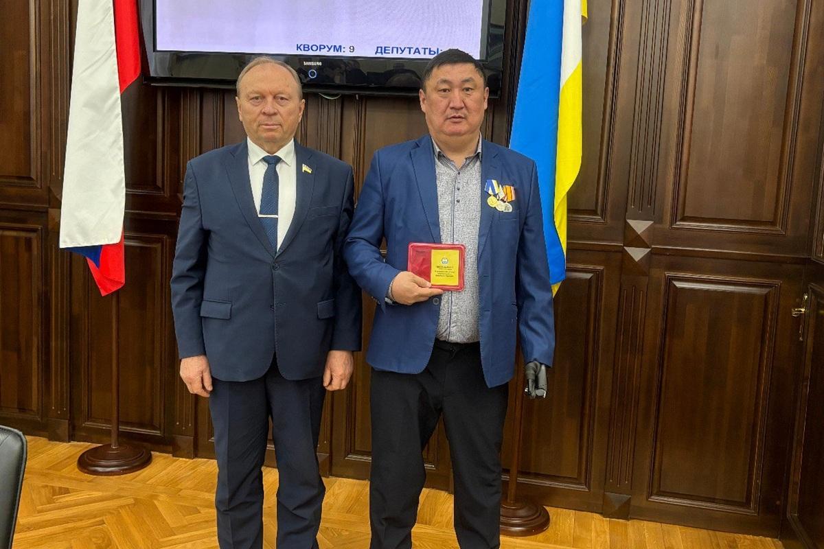 Экс-депутата Народного Хурала Бурятии наградили медалью за участие в СВО